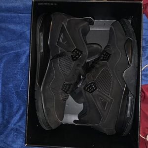 Jordan 4 black (used good condition)
